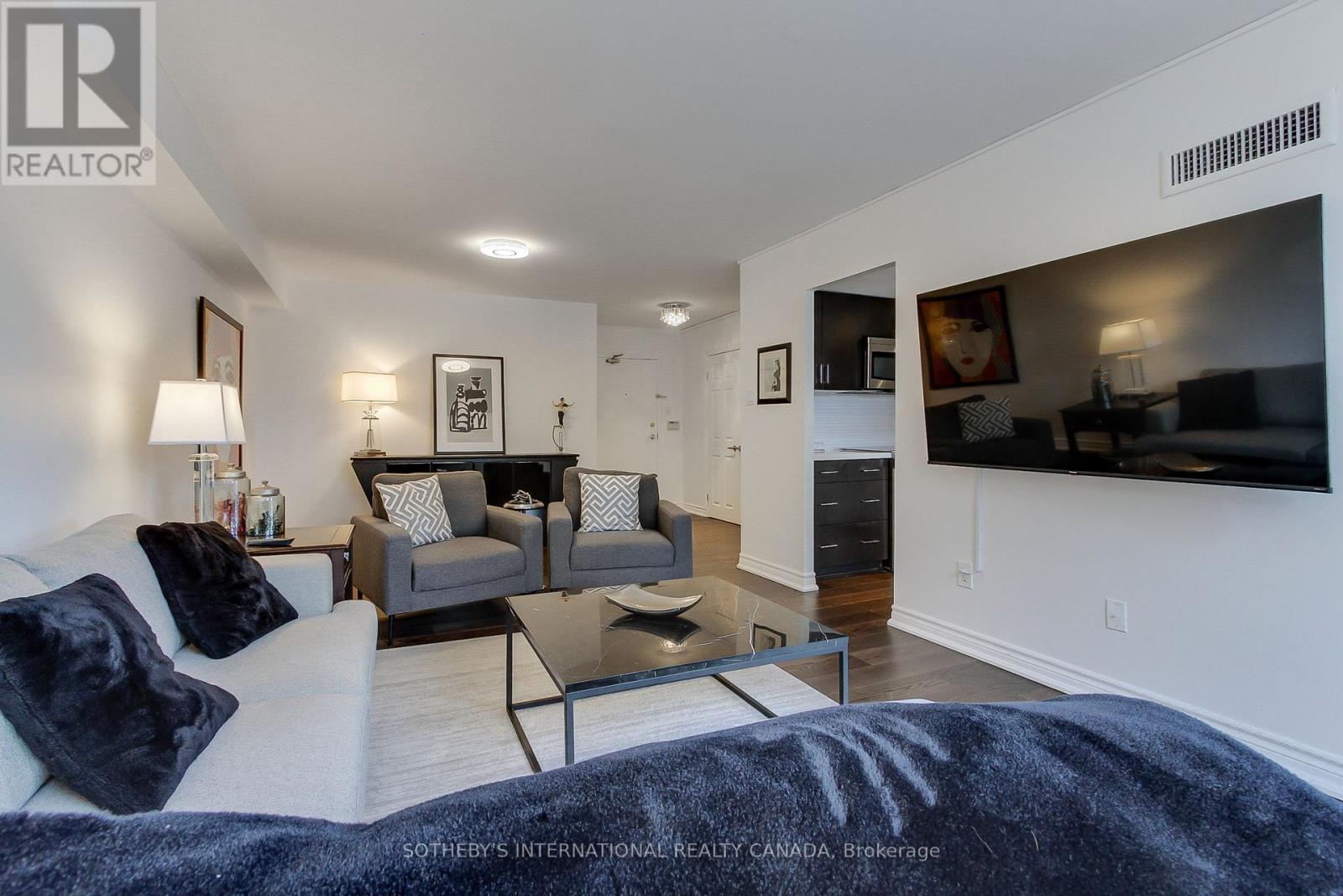 301 - 40 Harding Boulevard W, Richmond Hill (Harding), Ontario  L4C 9S5 - Photo 11 - N12335863
