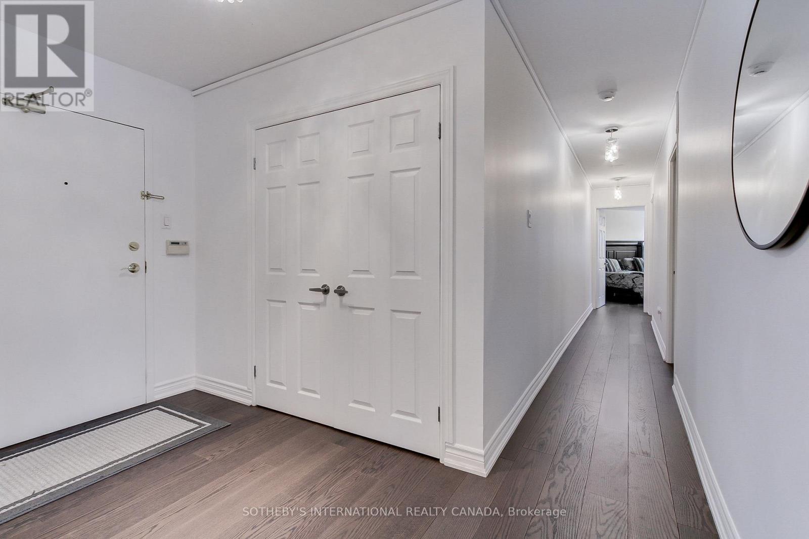 301 - 40 Harding Boulevard W, Richmond Hill (Harding), Ontario  L4C 9S5 - Photo 6 - N12335863