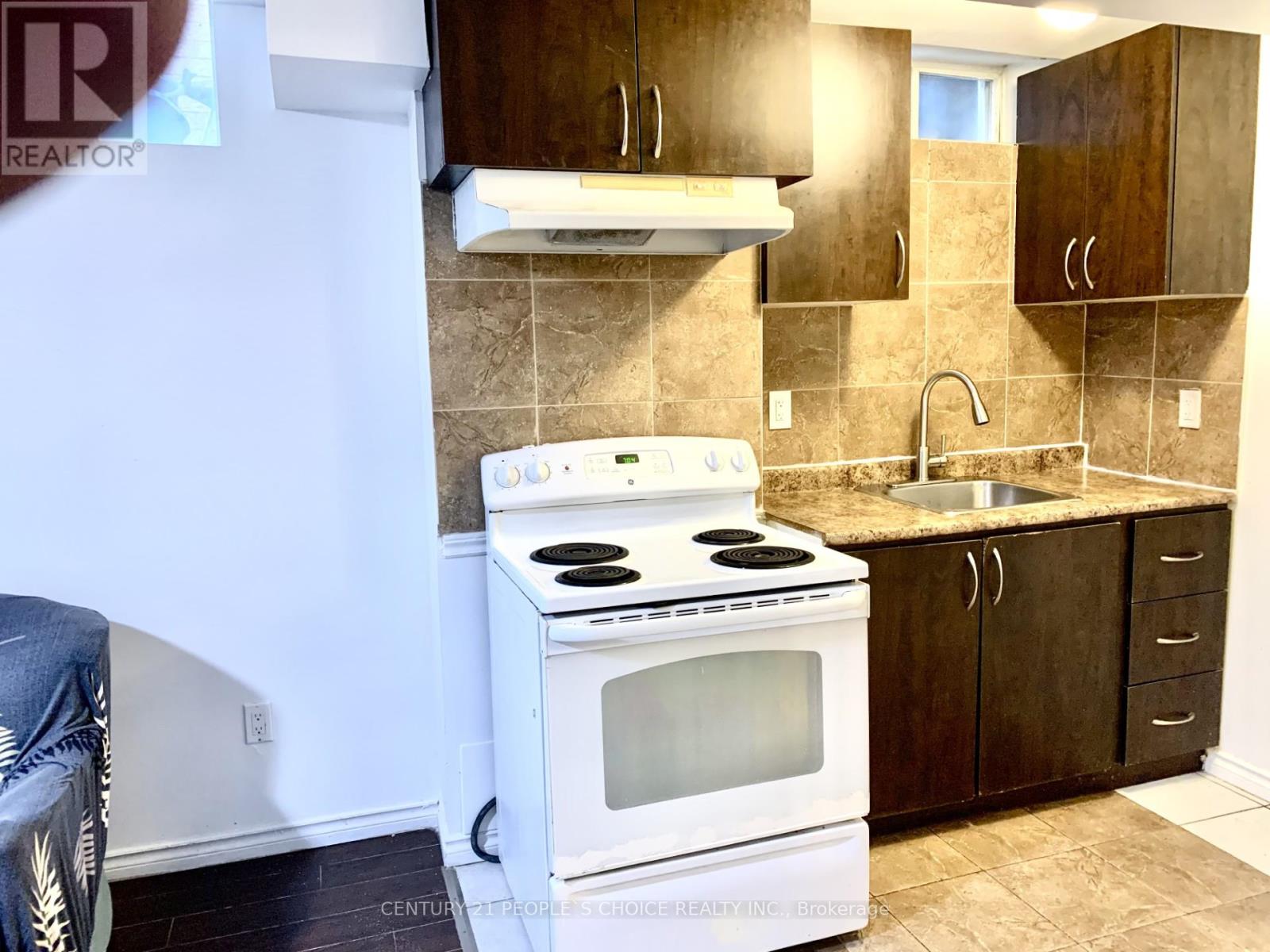Bsmt - 40 Palm Tree Road, Brampton, Ontario  L6V 4N6 - Photo 2 - W12335889