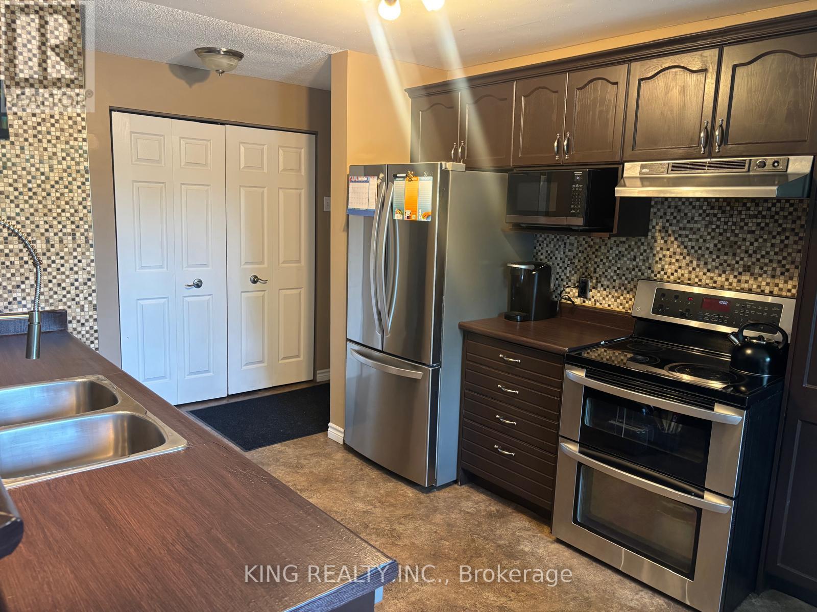 19 - 616 Grey Street, Brantford, Ontario  N3S 4Y1 - Photo 2 - X12335870