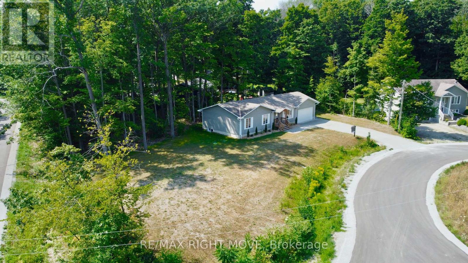 1 Ojibway Court, Tiny, Ontario  L9M 0B2 - Photo 5 - S12326802