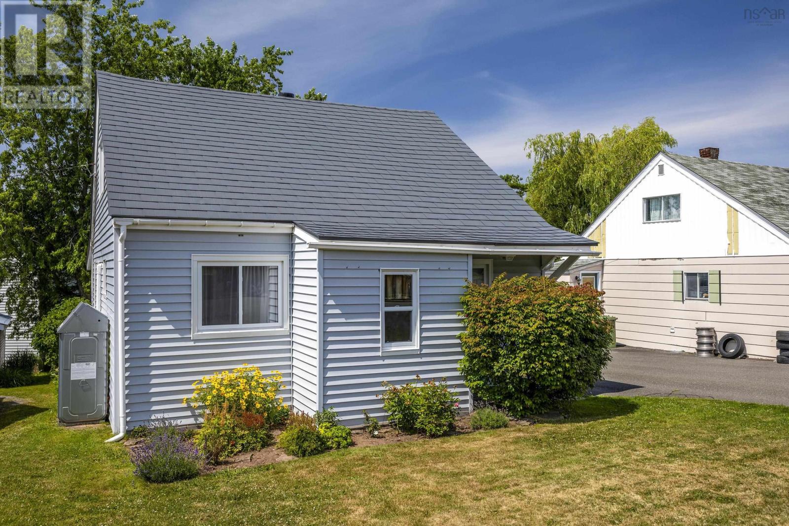 Property at 11 MacLaren Ave image 2