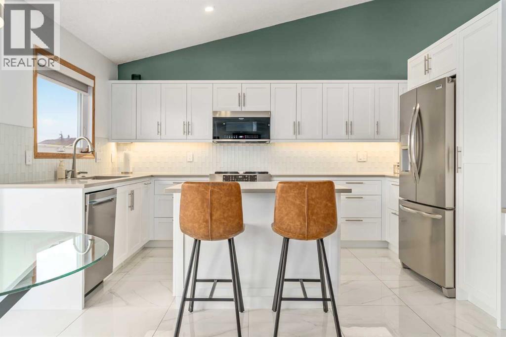 Property at 220 Lakeside Greens Drive image 3