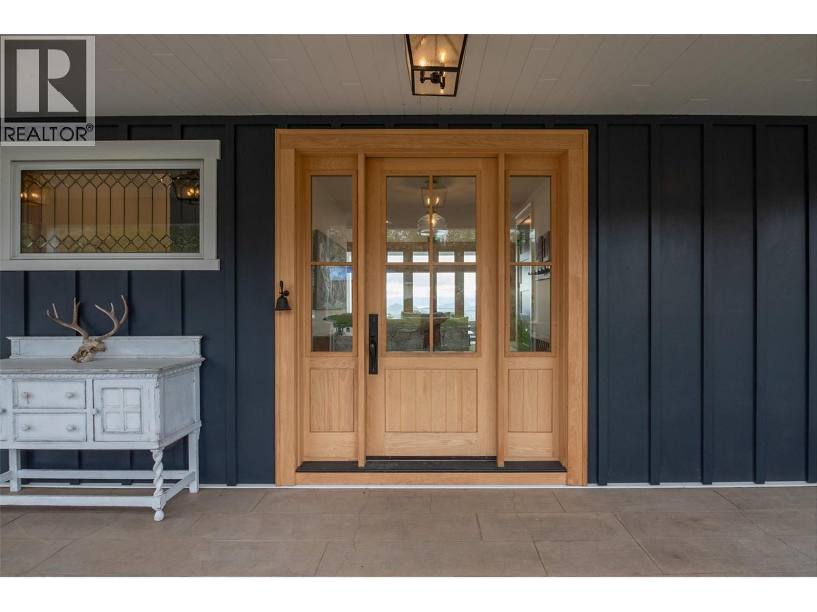 5474 Deadpine Drive Kelowna Photo 8