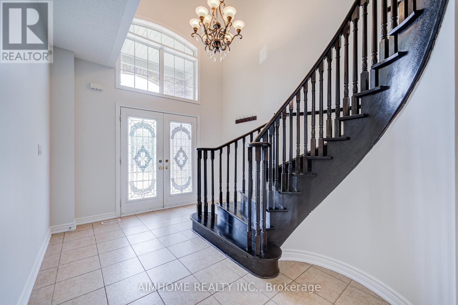 415 Peter Rupert Avenue, Vaughan (Patterson), Ontario  L6A 0N8 - Photo 4 - N12335905
