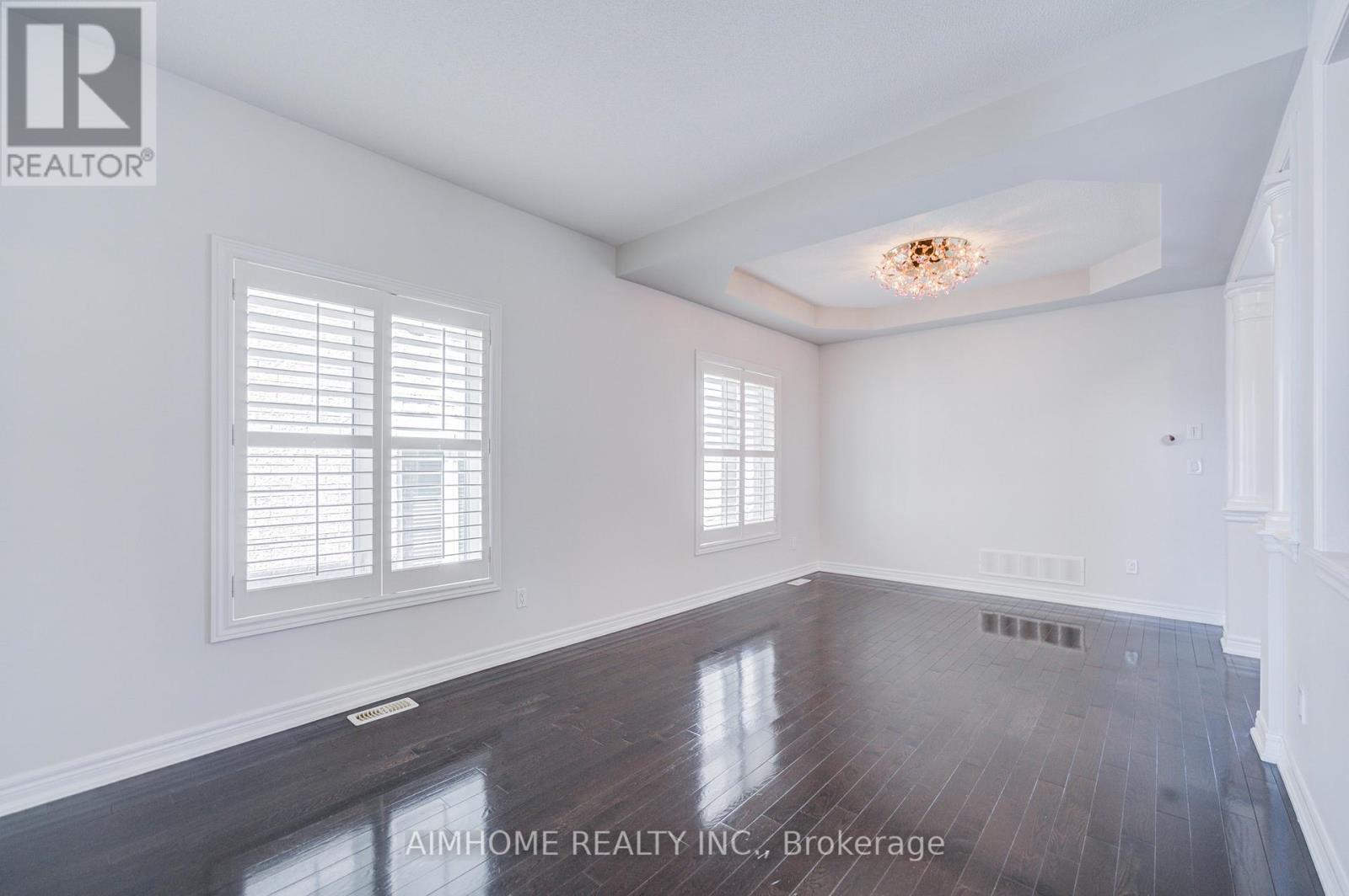 415 Peter Rupert Avenue, Vaughan (Patterson), Ontario  L6A 0N8 - Photo 5 - N12335905