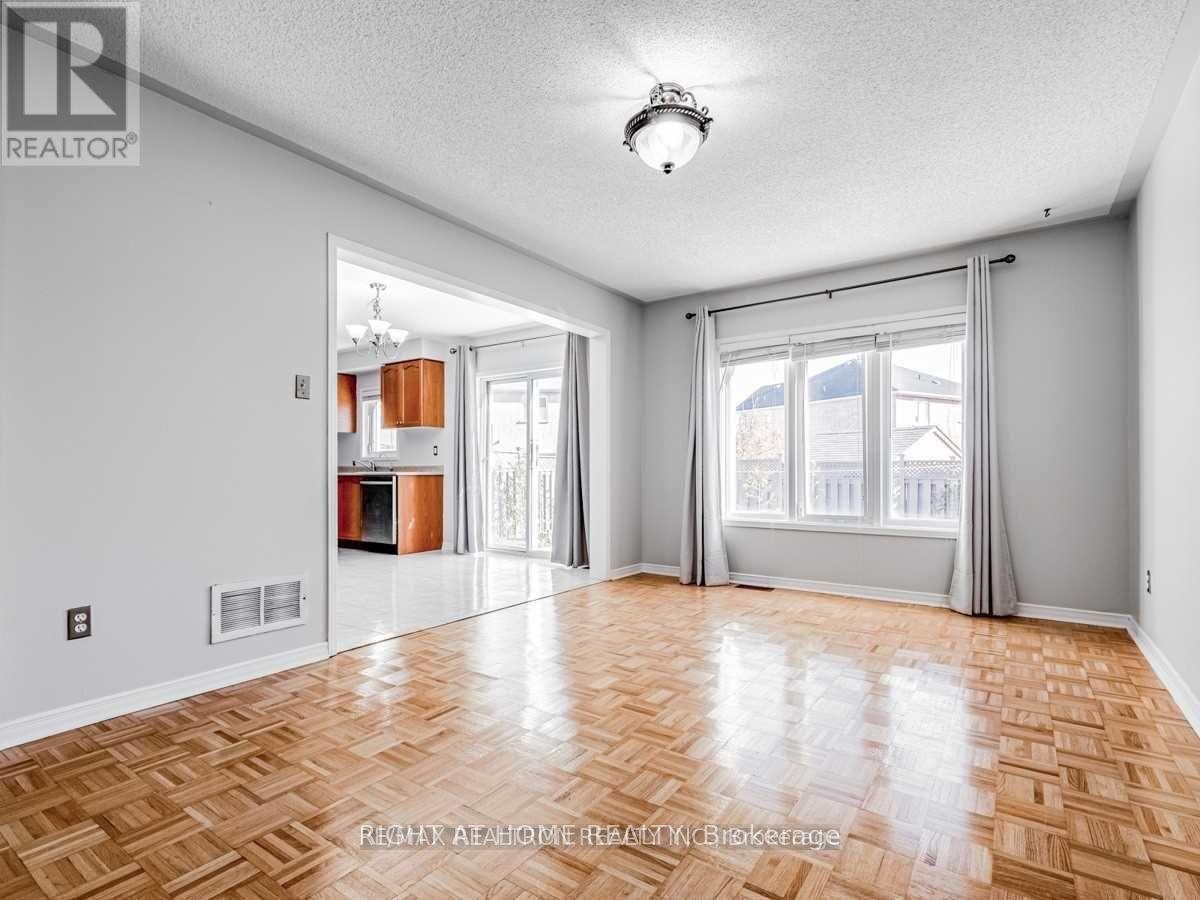 39 Treasure Drive, Brampton, Ontario  L7A 3L7 - Photo 11 - W12335898