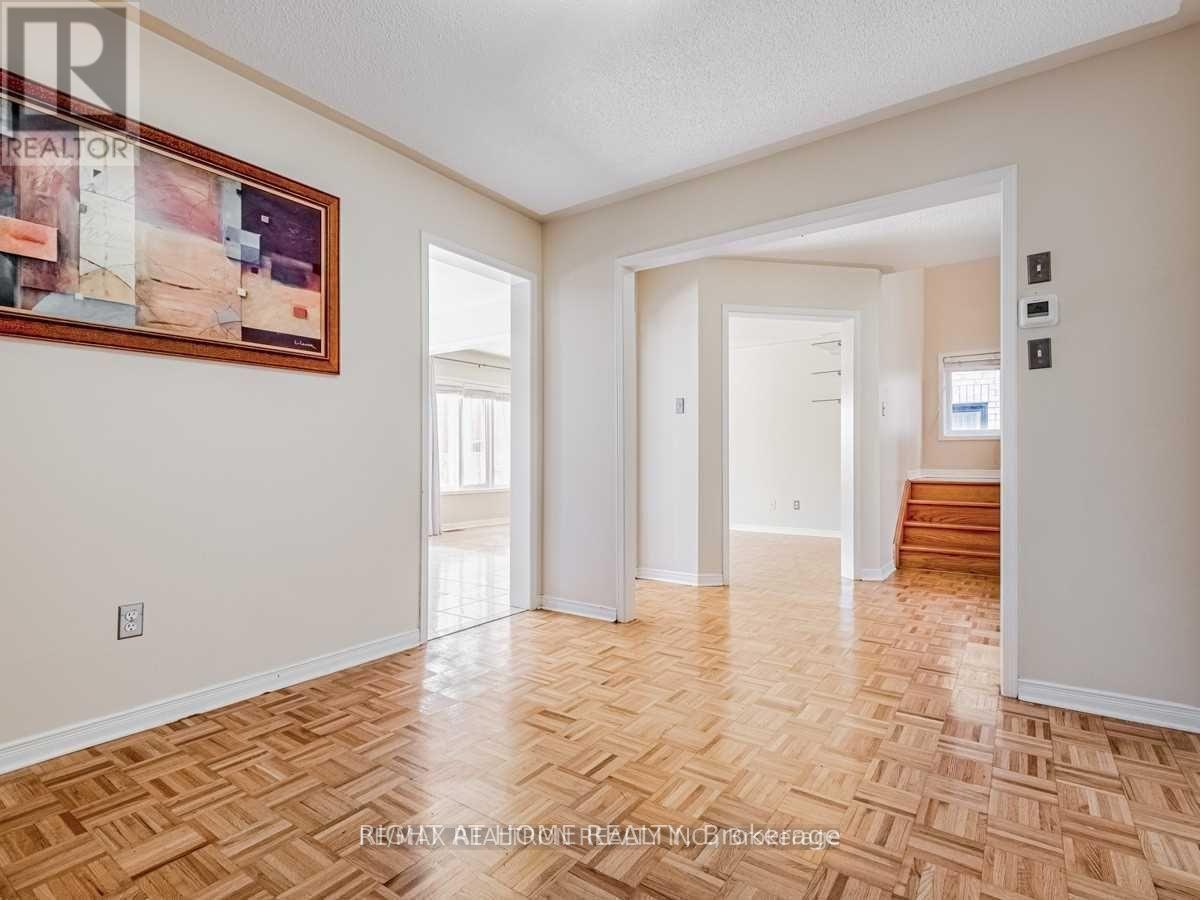 39 Treasure Drive, Brampton, Ontario  L7A 3L7 - Photo 12 - W12335898