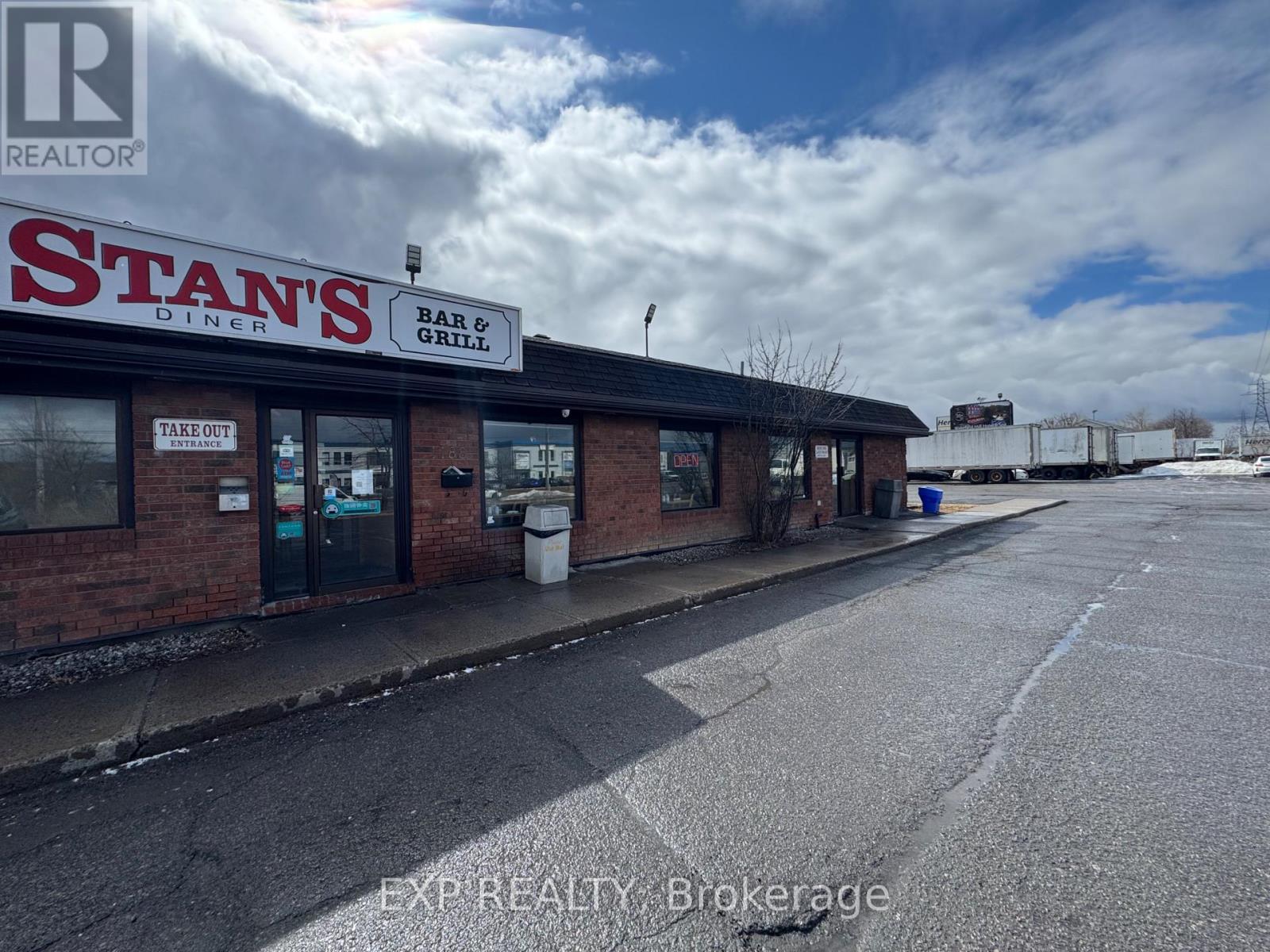 1188 Newmarket Street, Ottawa, Ontario  K1B 1A6 - Photo 3 - X12335909