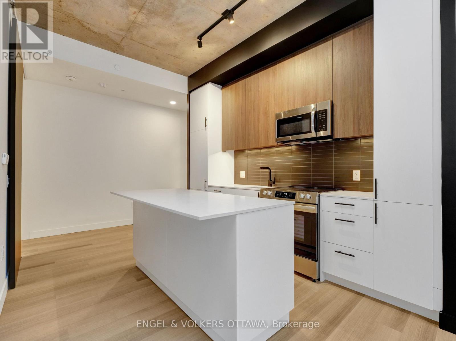 202 - 10 James Street, Ottawa, Ontario  K2P 1T2 - Photo 10 - X12335937
