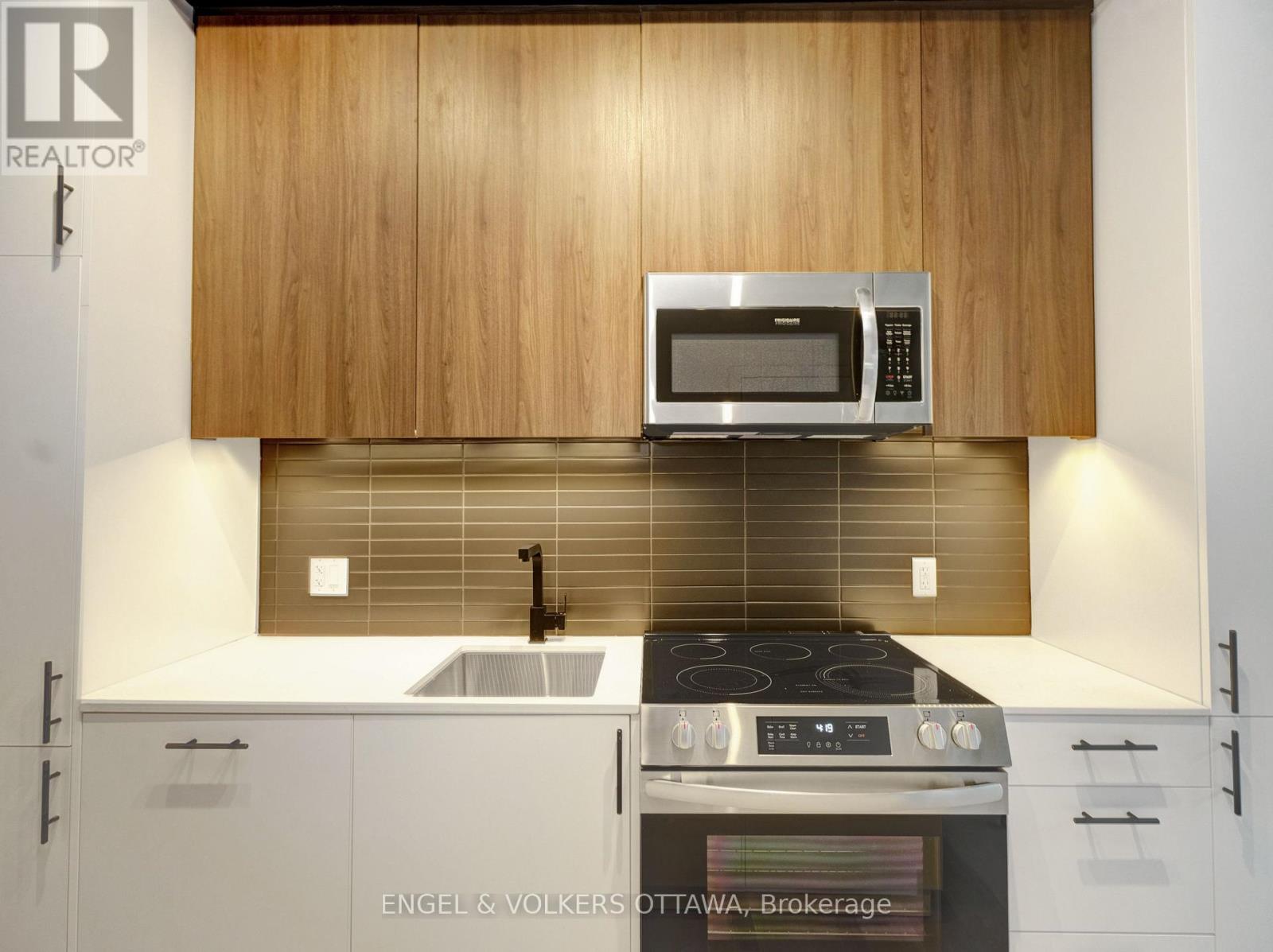 202 - 10 James Street, Ottawa, Ontario  K2P 1T2 - Photo 11 - X12335937