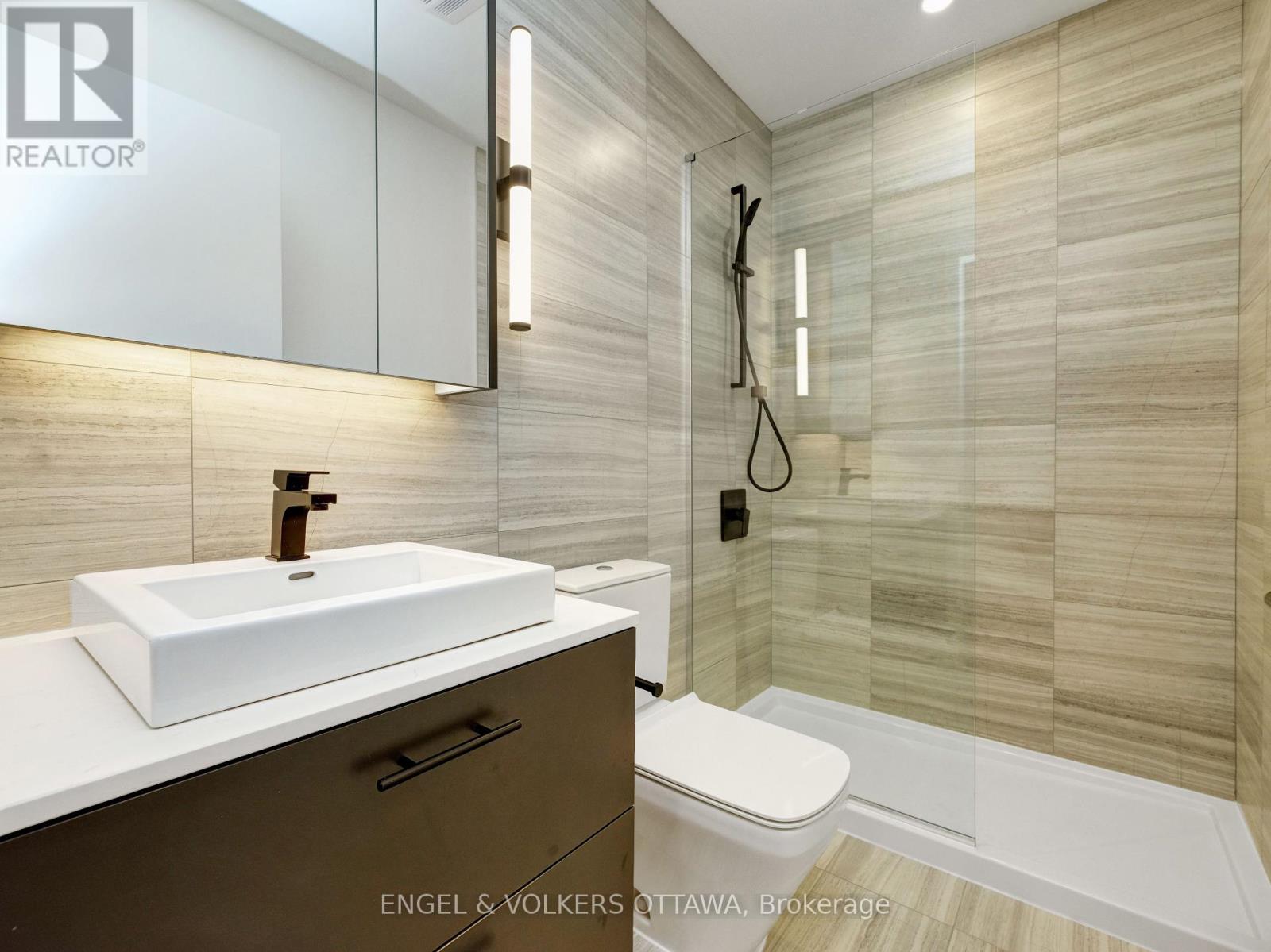 202 - 10 James Street, Ottawa, Ontario  K2P 1T2 - Photo 15 - X12335937