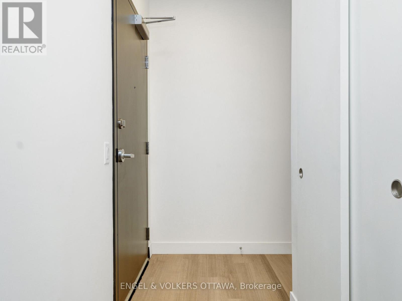 202 - 10 James Street, Ottawa, Ontario  K2P 1T2 - Photo 8 - X12335937