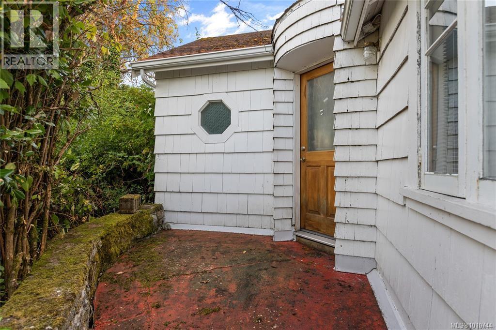 Property at 1620 Loat St image 5