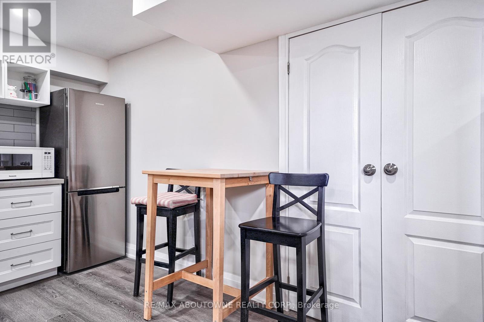 Lower - 195 Greti Drive, Hamilton, Ontario  L9B 1P9 - Photo 12 - X12335913