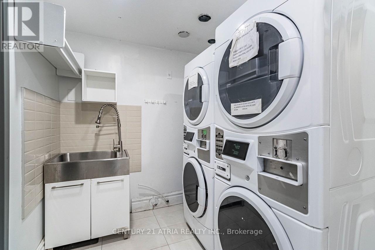 17 Montcalm Avenue, Toronto, Ontario  M6E 4N5 - Photo 20 - W12296339