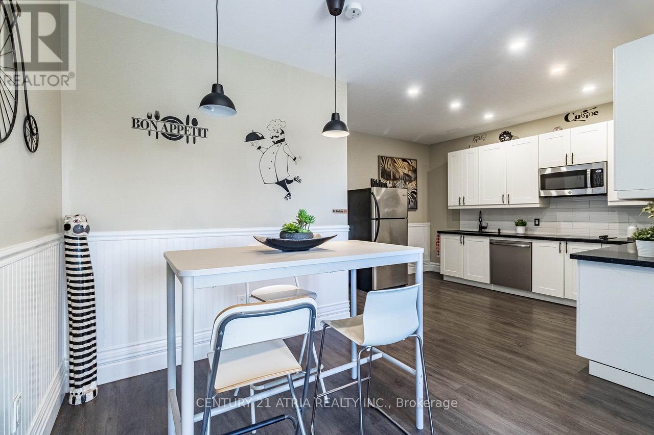 17 Montcalm Avenue, Toronto, Ontario  M6E 4N5 - Photo 9 - W12296339