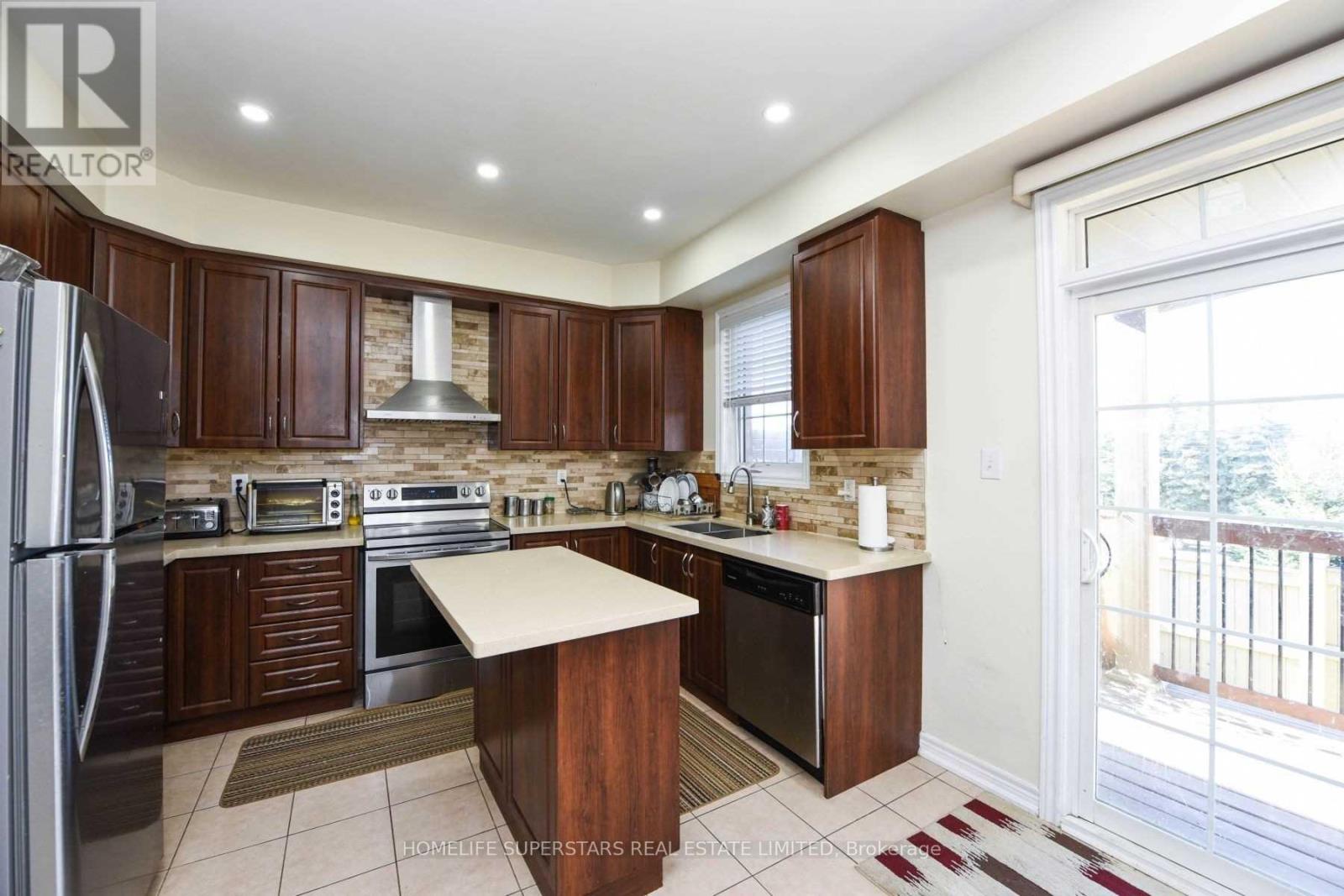50 Sea Drifter Crescent, Brampton, Ontario  L6P 4B2 - Photo 9 - W12335946