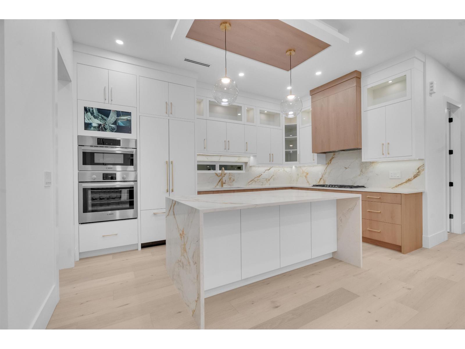 Property at 16731 19A AVENUE image 4