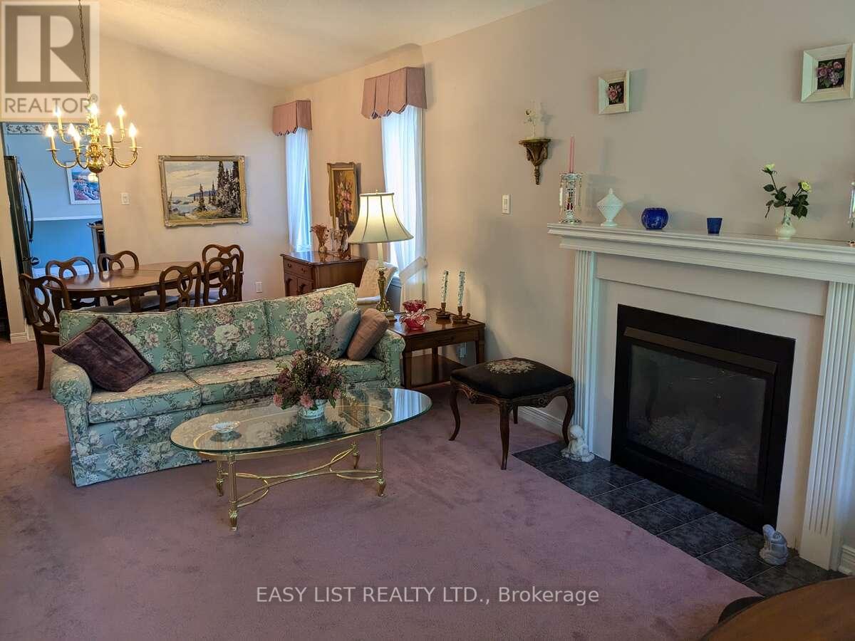 57 Goldfinch Drive, Ottawa, Ontario  K2M 2P5 - Photo 10 - X12335977