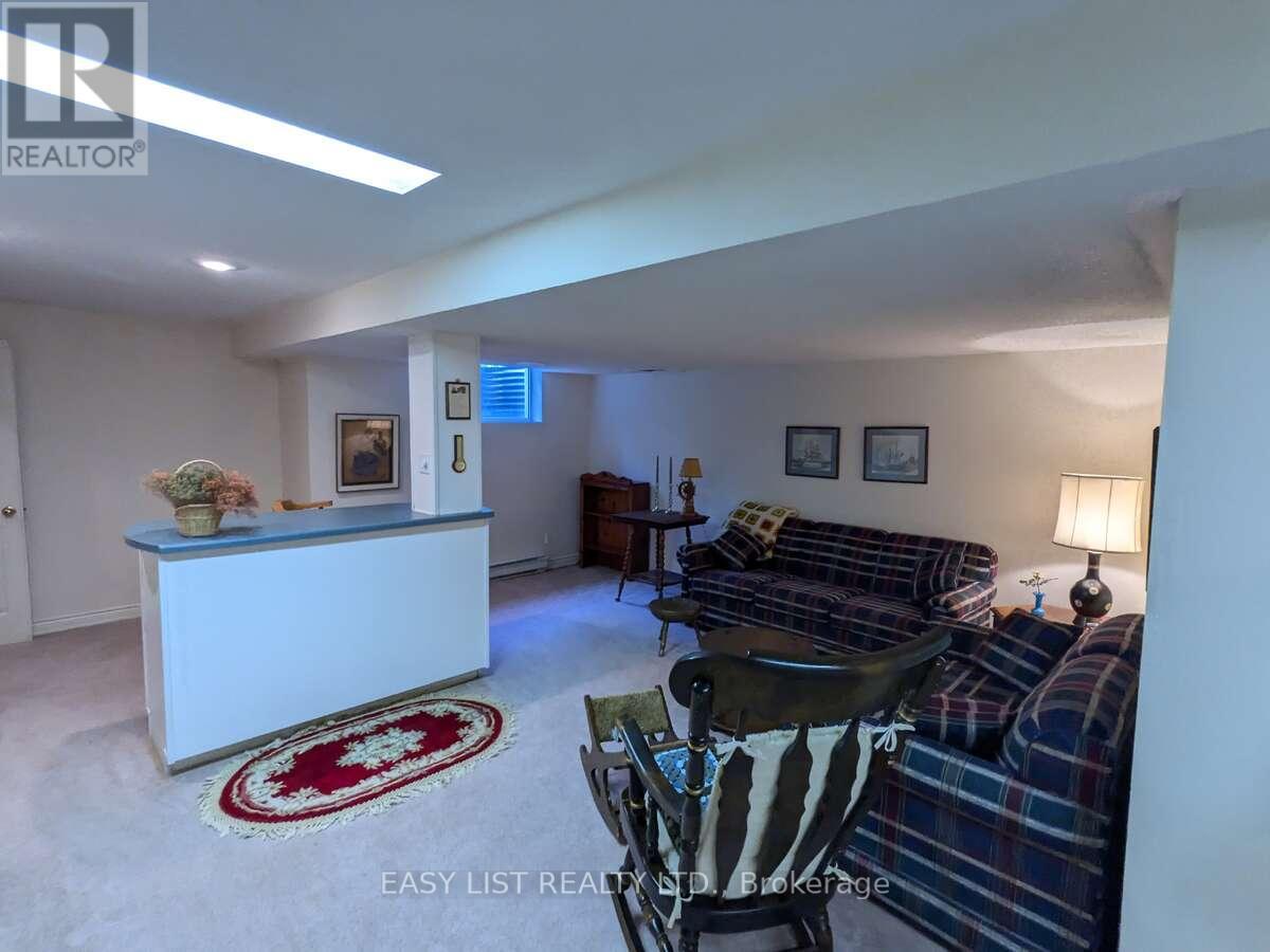 57 Goldfinch Drive, Ottawa, Ontario  K2M 2P5 - Photo 28 - X12335977