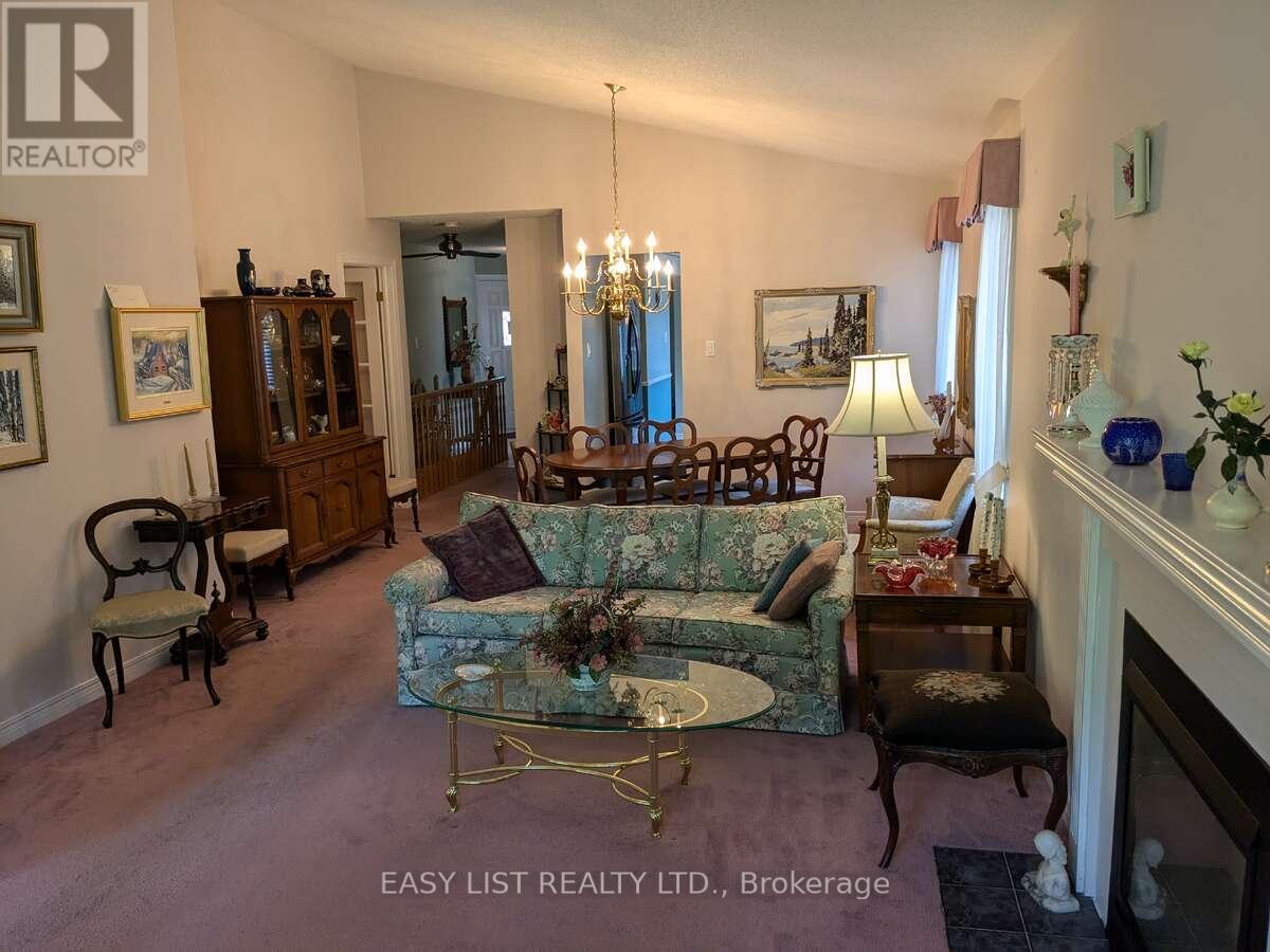 57 Goldfinch Drive, Ottawa, Ontario  K2M 2P5 - Photo 9 - X12335977