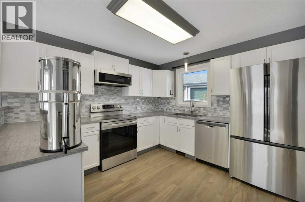 Property at 39 Elliot Crescent image 3