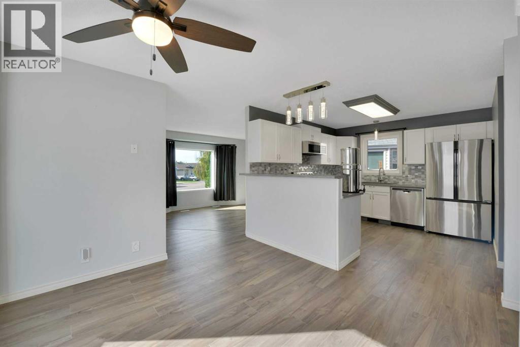 Property at 39 Elliot Crescent image 5