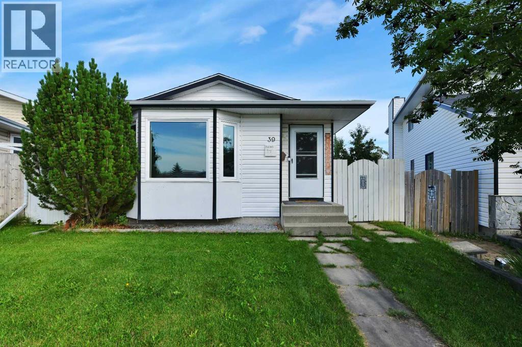 Property at 39 Elliot Crescent image 1