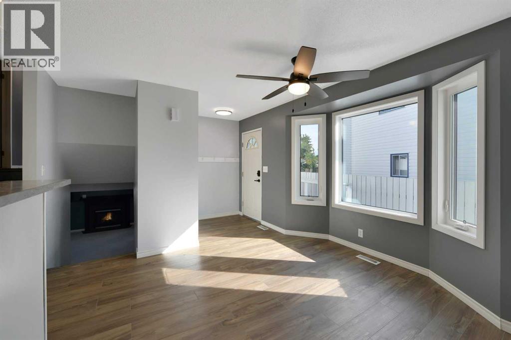 Property at 39 Elliot Crescent image 4