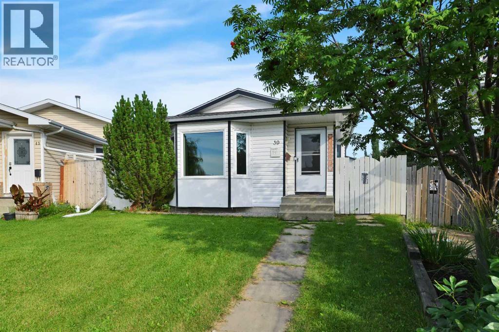 Property at 39 Elliot Crescent image 2