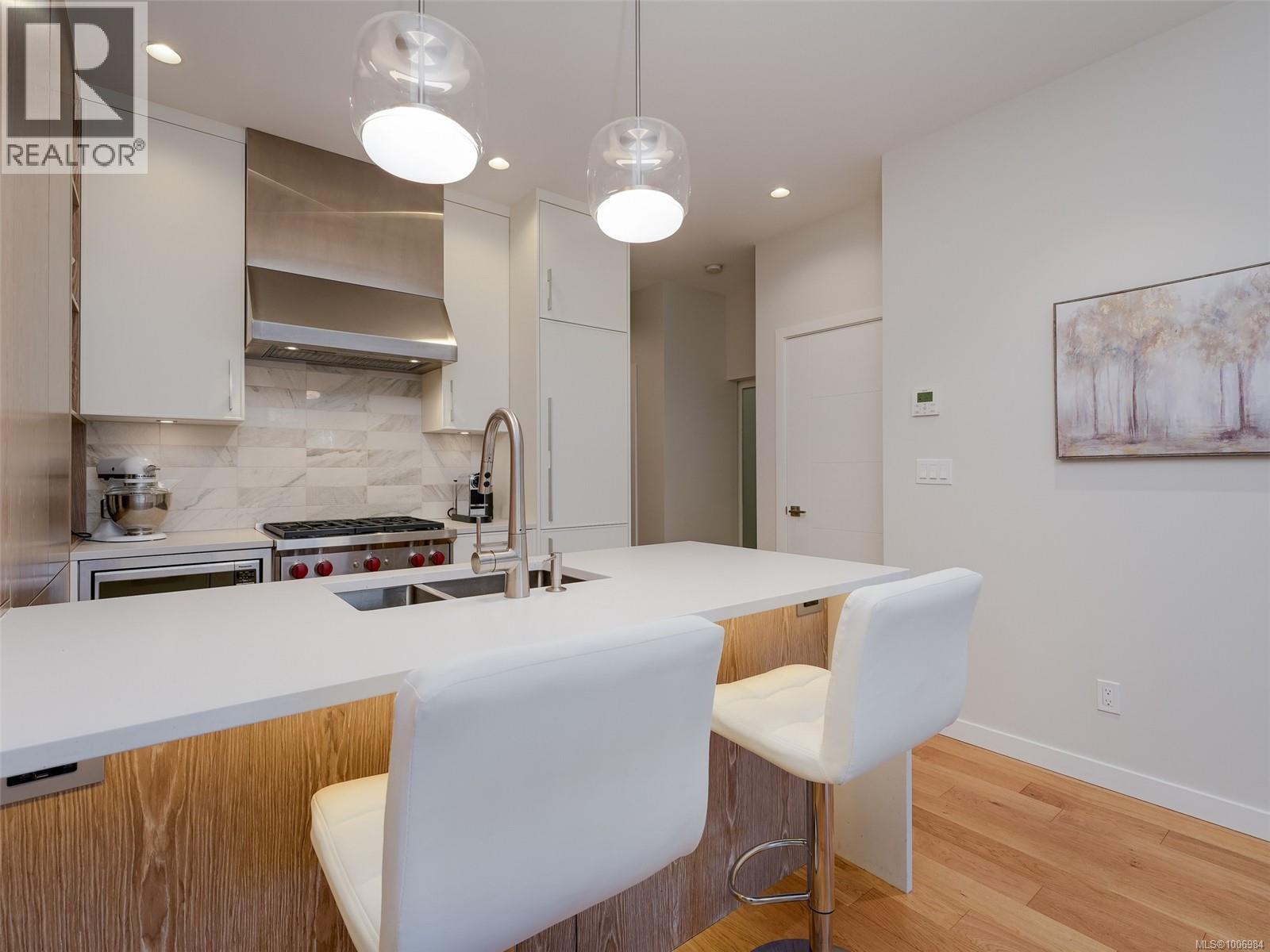 302 1201 Fort St, Victoria, British Columbia  V8V 0G1 - Photo 10 - 1006984