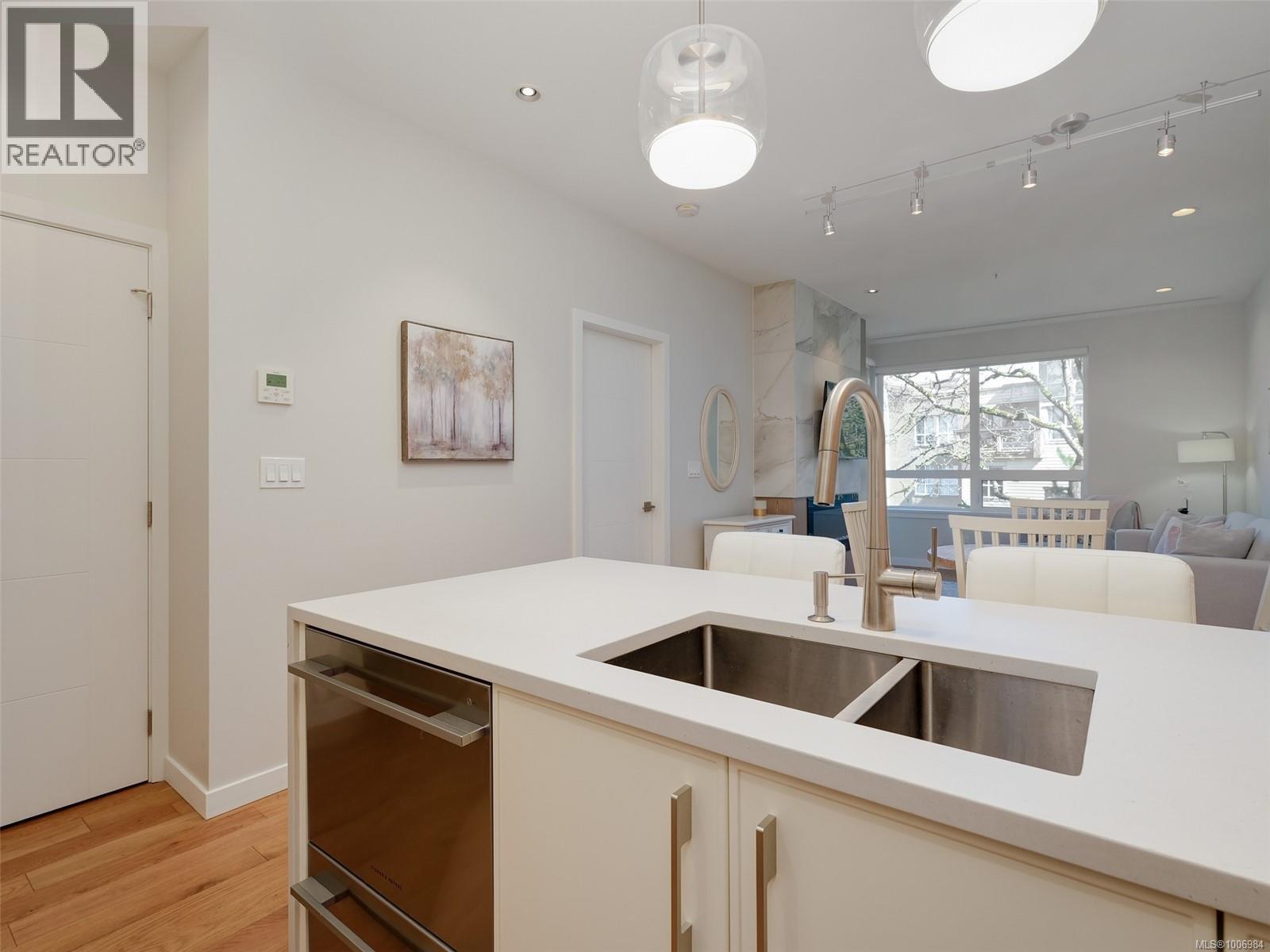 302 1201 Fort St, Victoria, British Columbia  V8V 0G1 - Photo 15 - 1006984