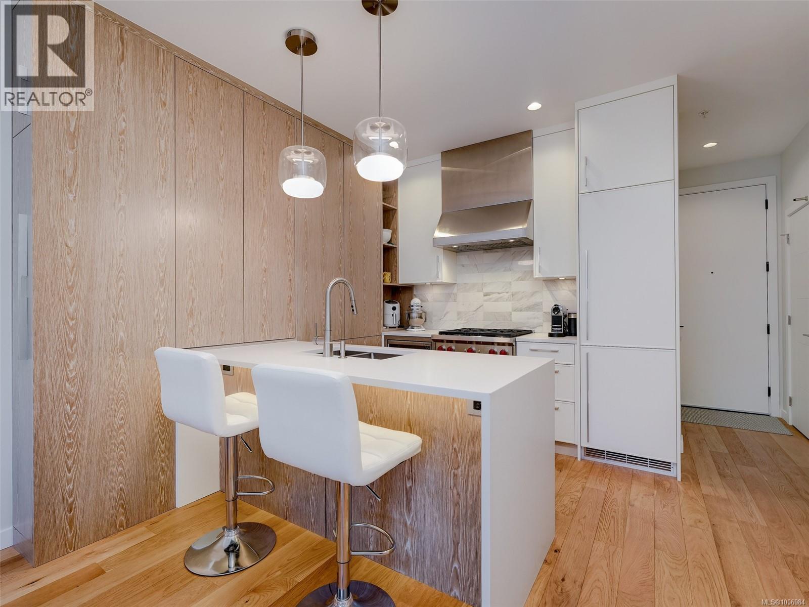 302 1201 Fort St, Victoria, British Columbia  V8V 0G1 - Photo 9 - 1006984