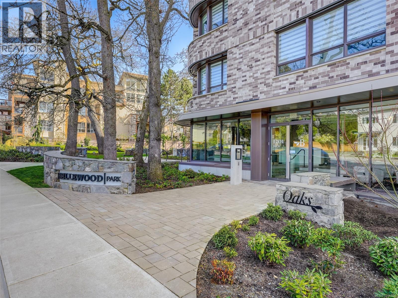 302 1201 Fort St, Victoria, British Columbia