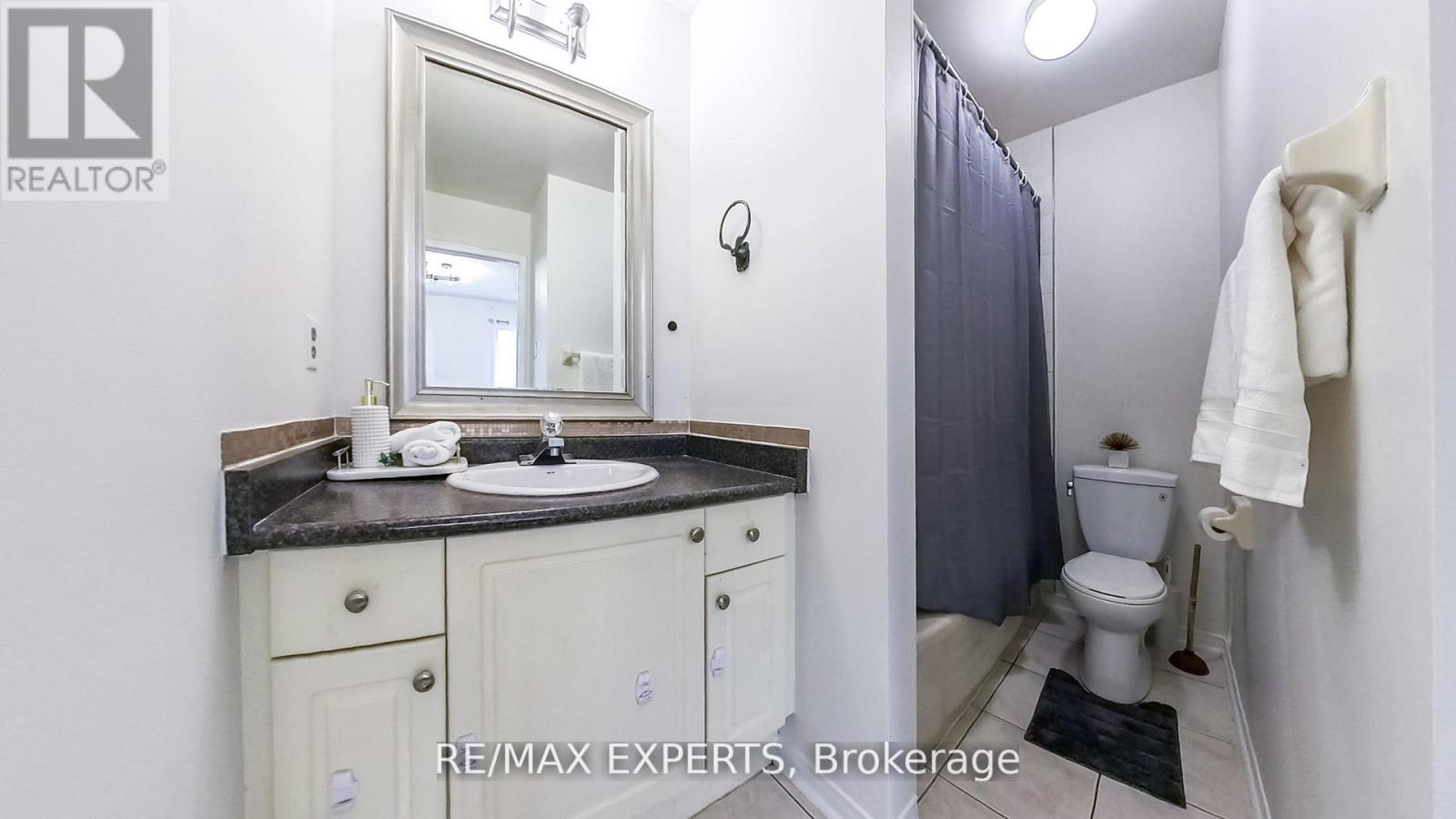 3211 Coralbean Place, Mississauga, Ontario  L5N 7C9 - Photo 21 - W12335967