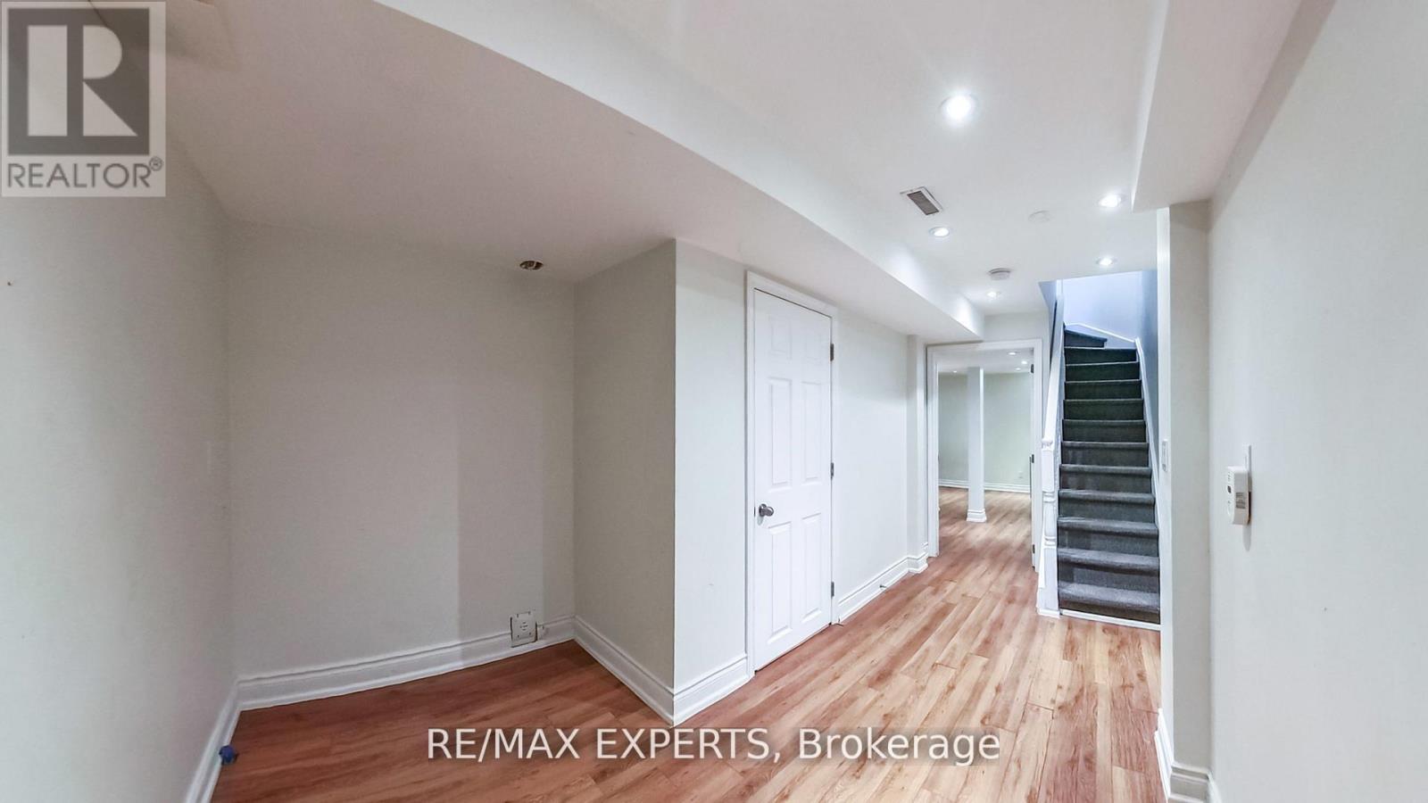 3211 Coralbean Place, Mississauga, Ontario  L5N 7C9 - Photo 31 - W12335967