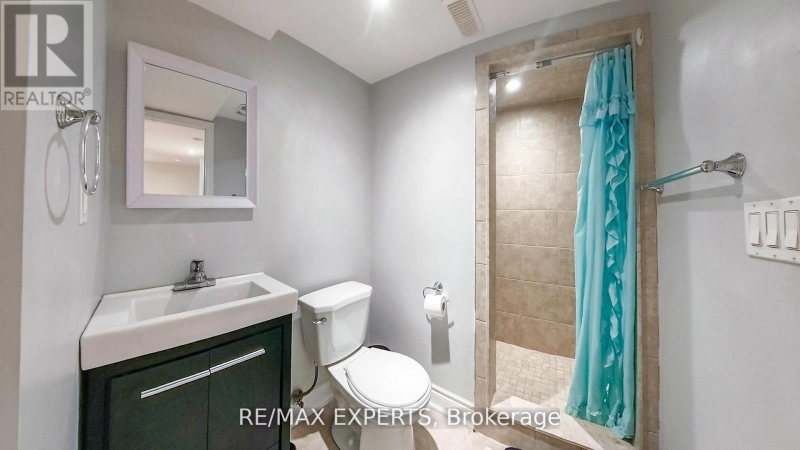 3211 Coralbean Place, Mississauga, Ontario  L5N 7C9 - Photo 34 - W12335967
