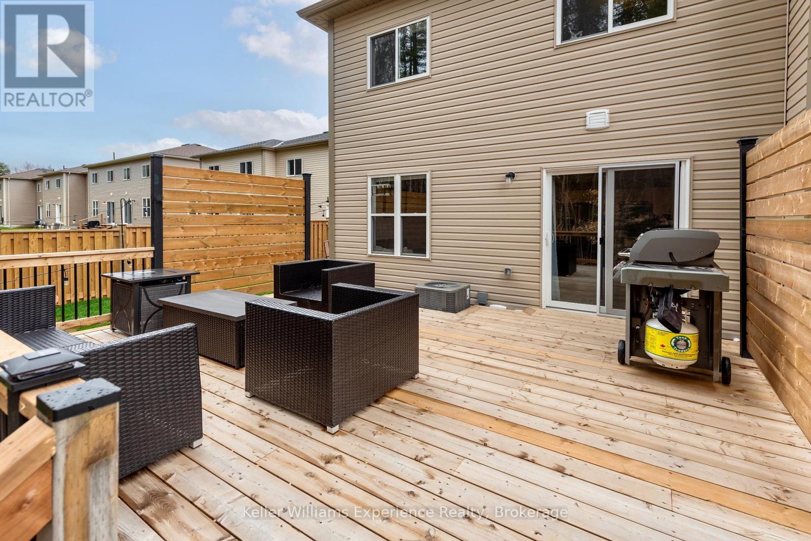 31 Nicole Park Court, Bracebridge, Ontario  P1L 0C8 - Photo 5 - X12335991