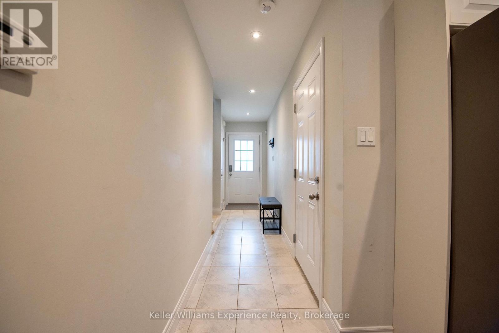 31 Nicole Park Court, Bracebridge, Ontario  P1L 0C8 - Photo 7 - X12335991