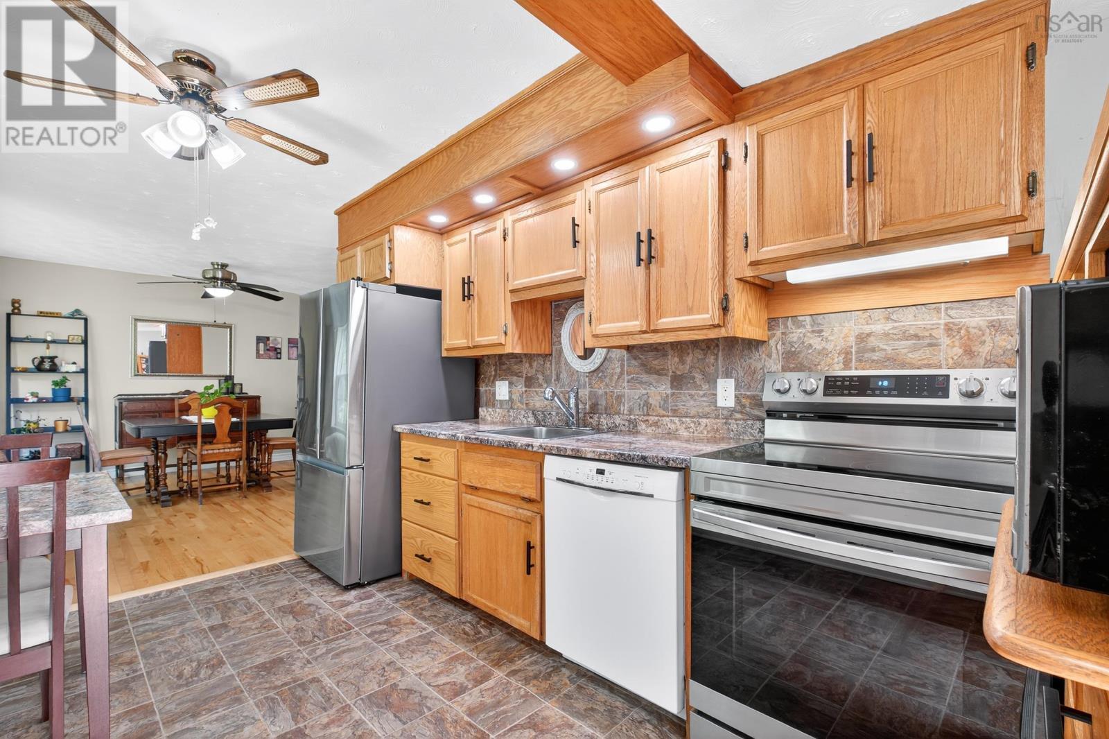 26 Grove Street, Glace Bay, Nova Scotia  B1A 3L7 - Photo 26 - 202520180