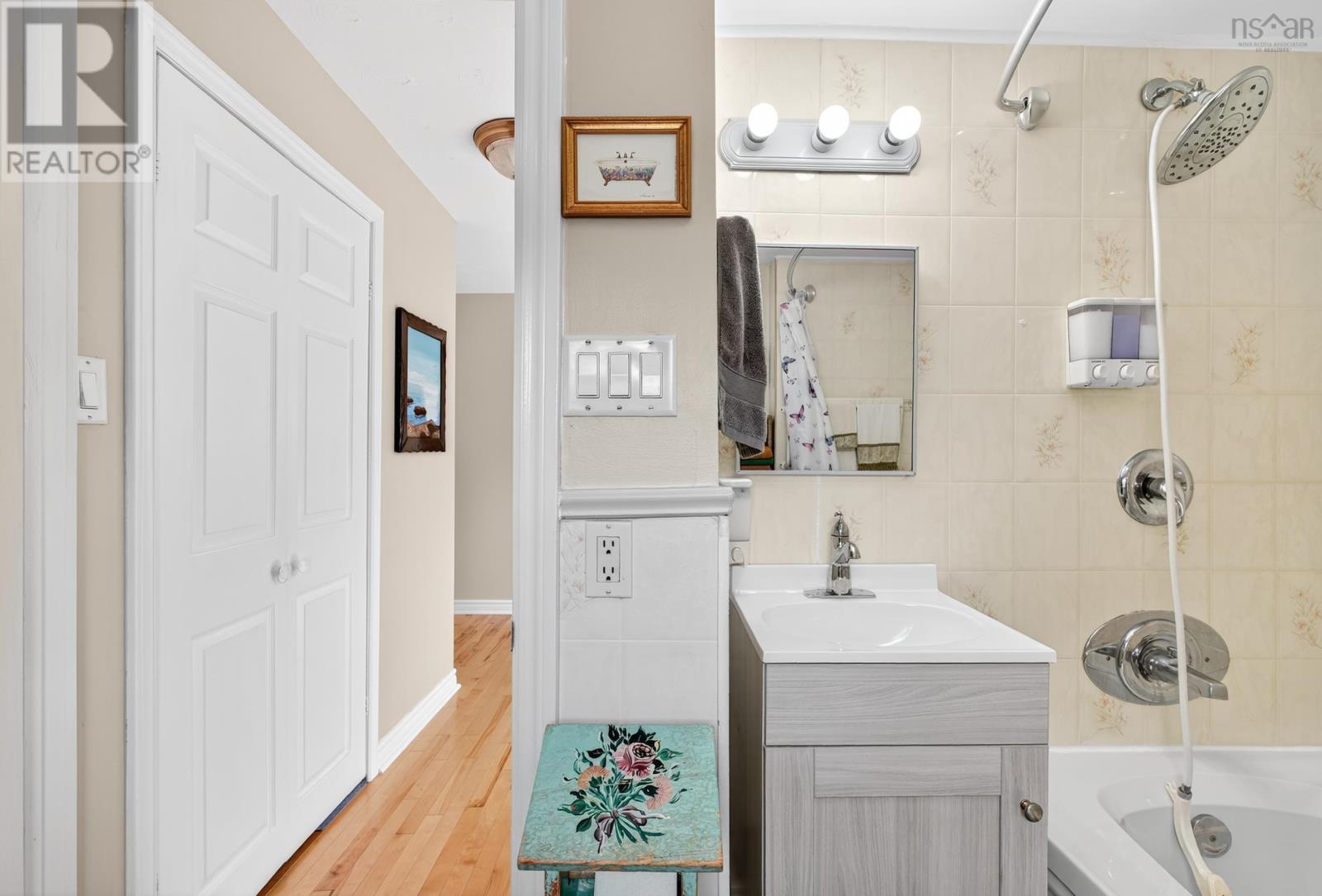 26 Grove Street, Glace Bay, Nova Scotia  B1A 3L7 - Photo 23 - 202520180