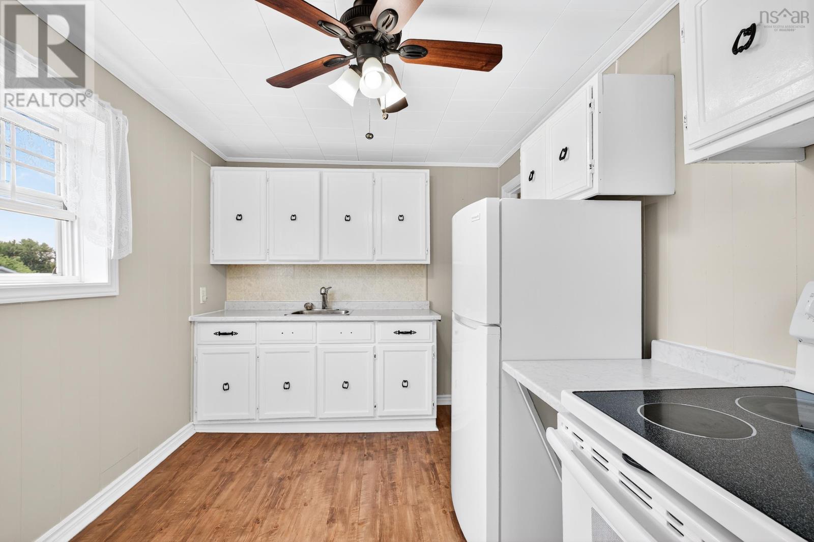 26 Grove Street, Glace Bay, Nova Scotia  B1A 3L7 - Photo 30 - 202520180