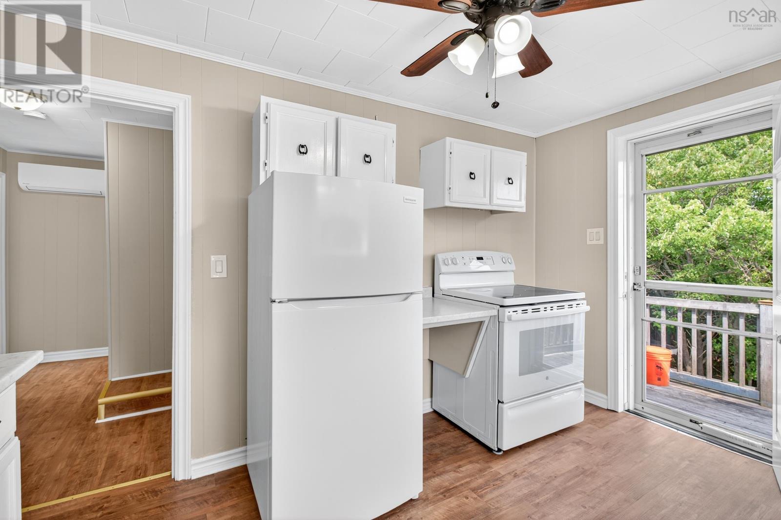 26 Grove Street, Glace Bay, Nova Scotia  B1A 3L7 - Photo 32 - 202520180