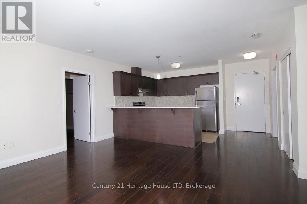 404 - 26 Wellington Street, St. Catharines, Ontario  L2R 5P8 - Photo 10 - X12336003