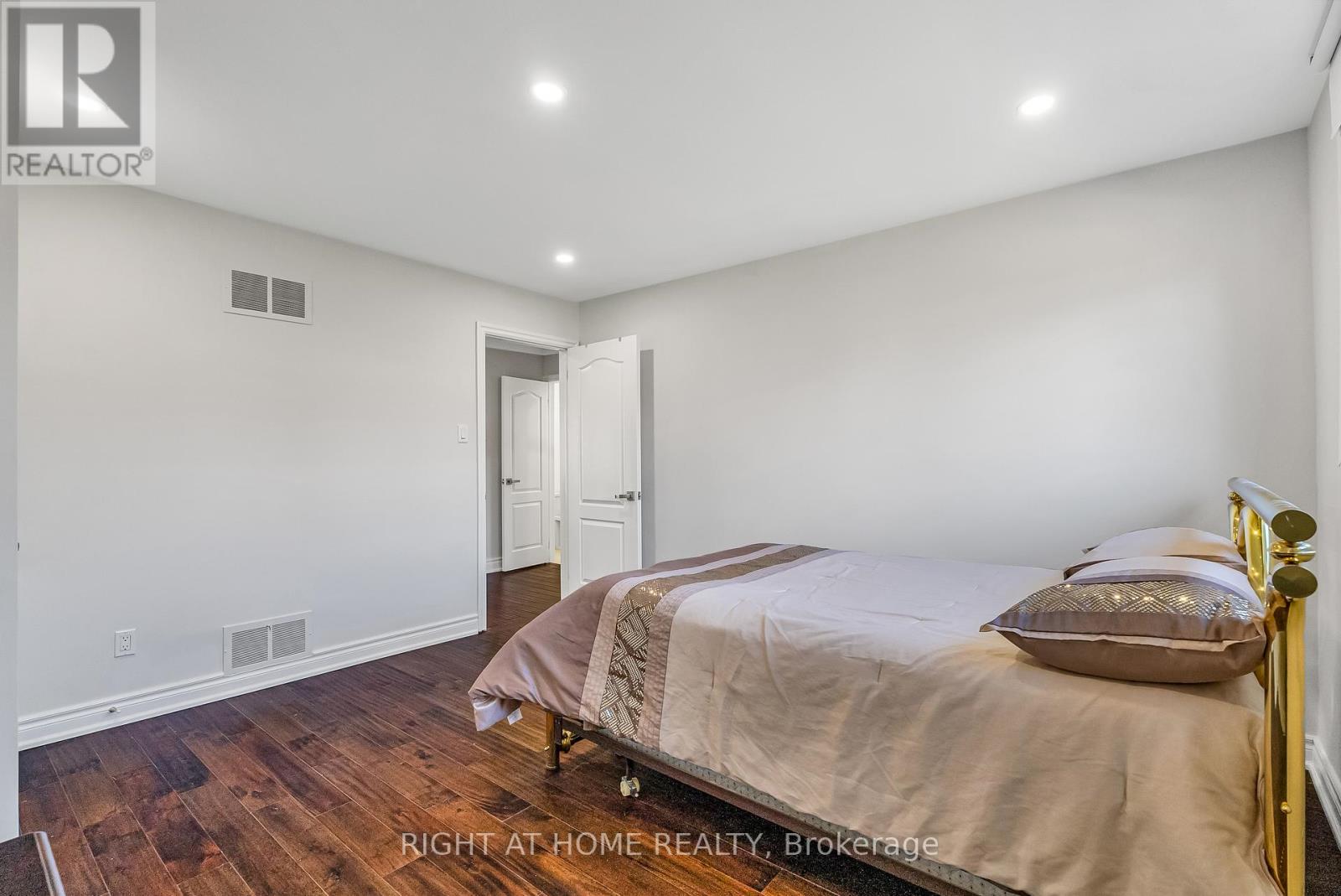 373 Firglen Ridge, Vaughan, Ontario  L4L 1N6 - Photo 27 - N12258240