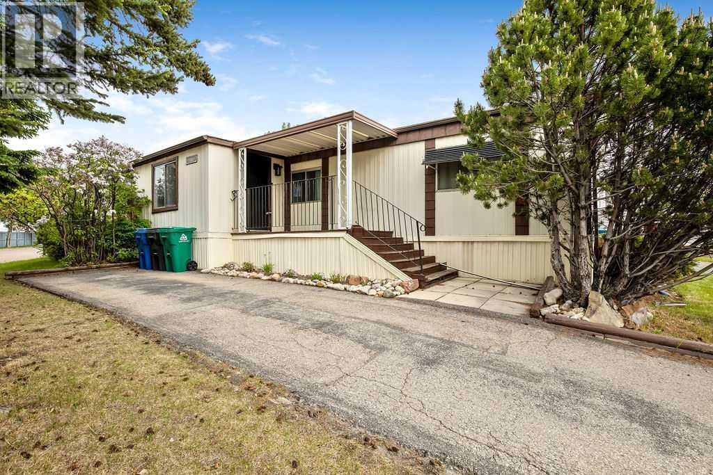 Property at 166, 99 Arbour Lake Road NW image 2