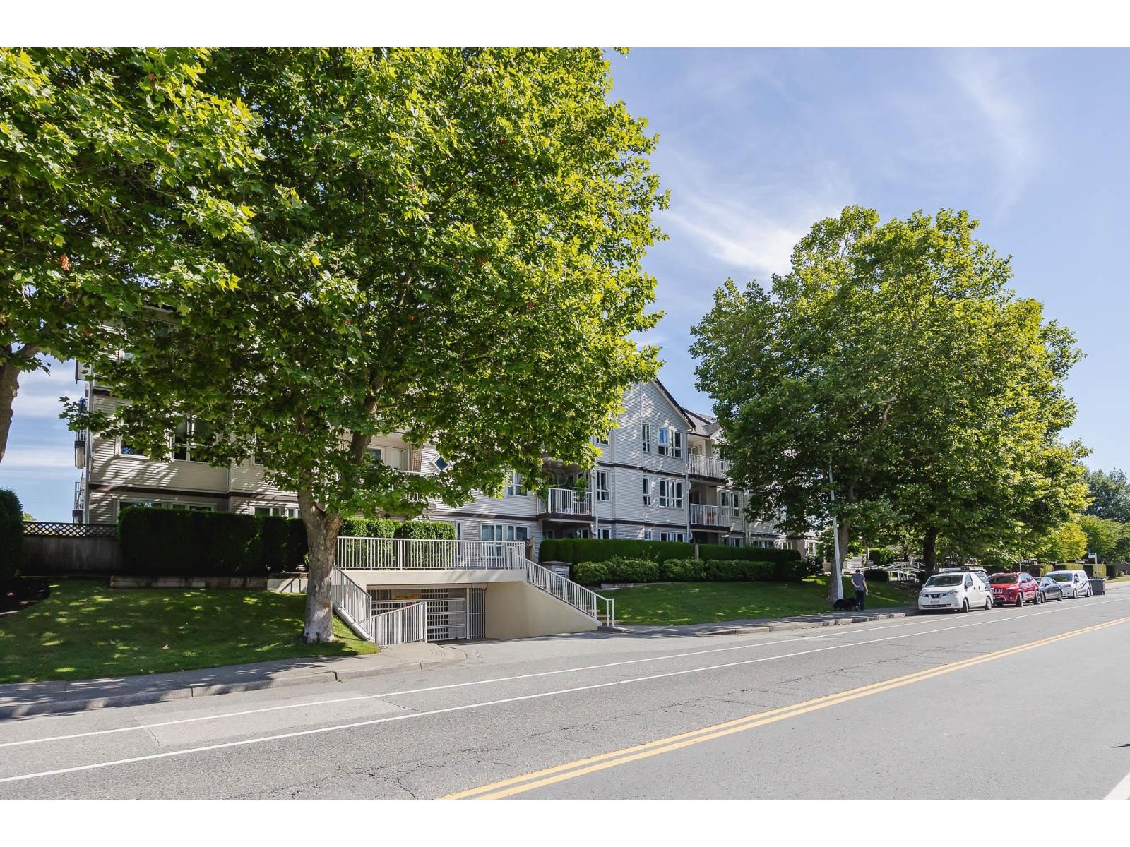 104 17727 58 Avenue, Surrey, British Columbia  V3L 1L5 - Photo 3 - R3034563