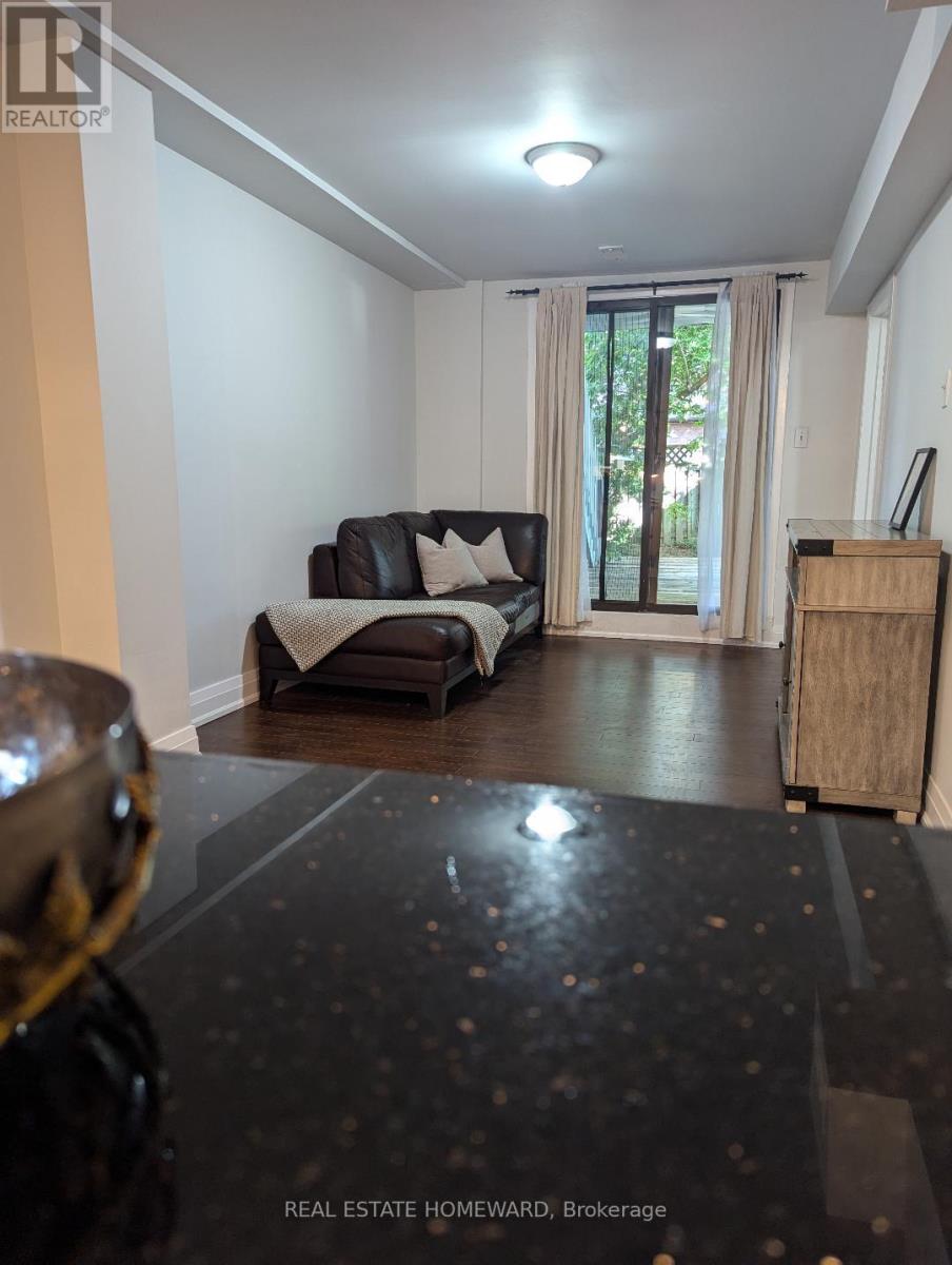 17 Bingham Street, Richmond Hill, Ontario  L4C 8Y6 - Photo 3 - N12336005