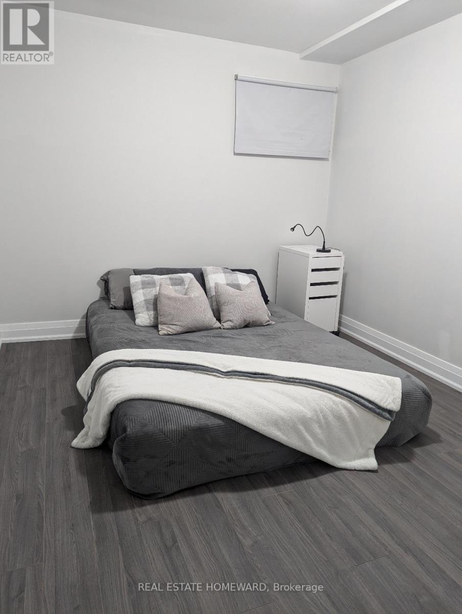 17 Bingham Street, Richmond Hill, Ontario  L4C 8Y6 - Photo 5 - N12336005